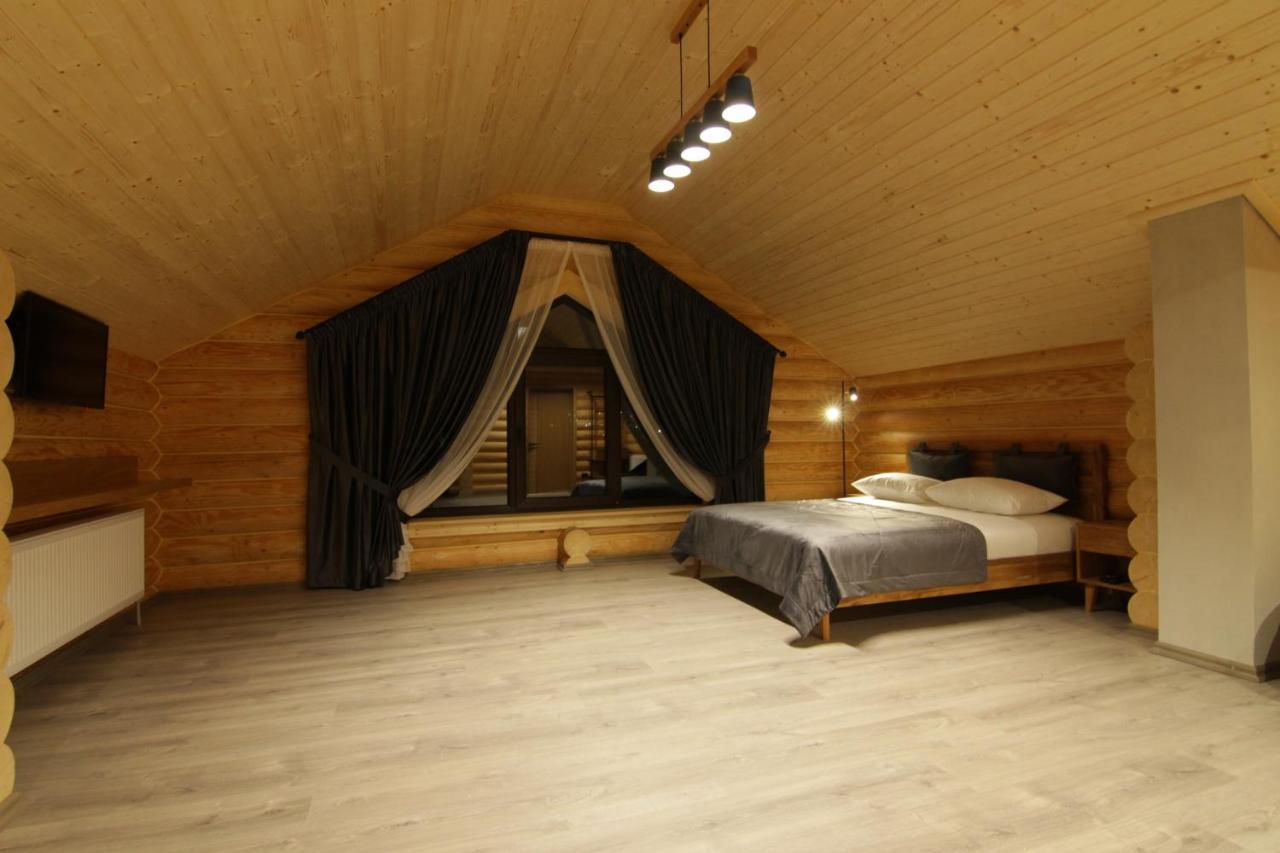Bozhena Hotel Микуличин Екстериор снимка