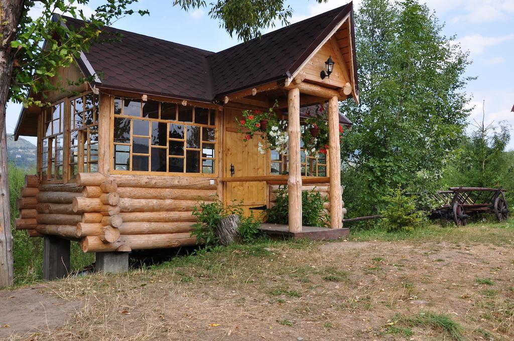 Bozhena Hotel Микуличин Екстериор снимка