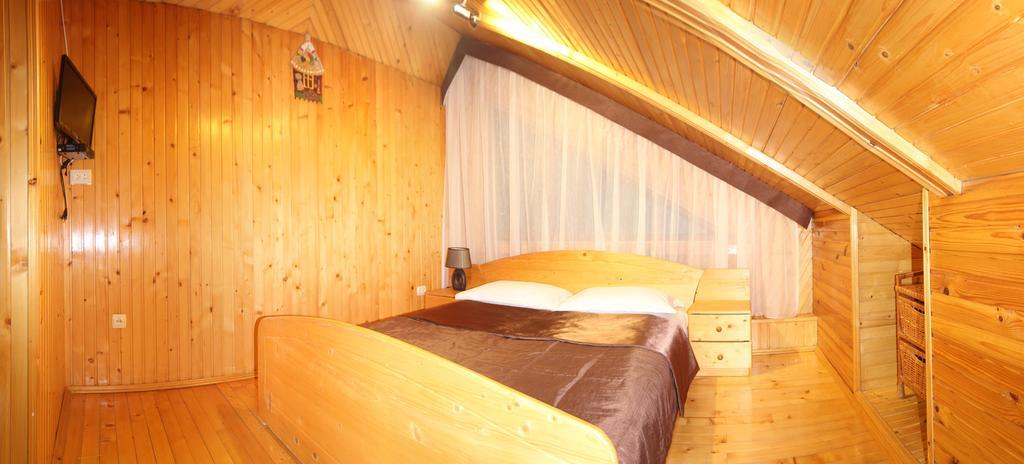 Bozhena Hotel Микуличин Екстериор снимка