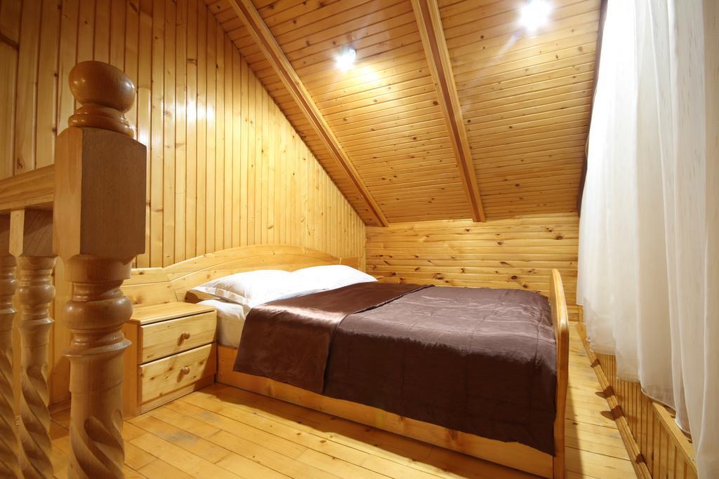 Bozhena Hotel Микуличин Екстериор снимка